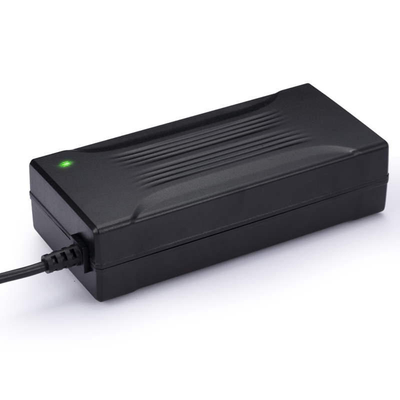 150W akumuliatoriaus įkroviklis