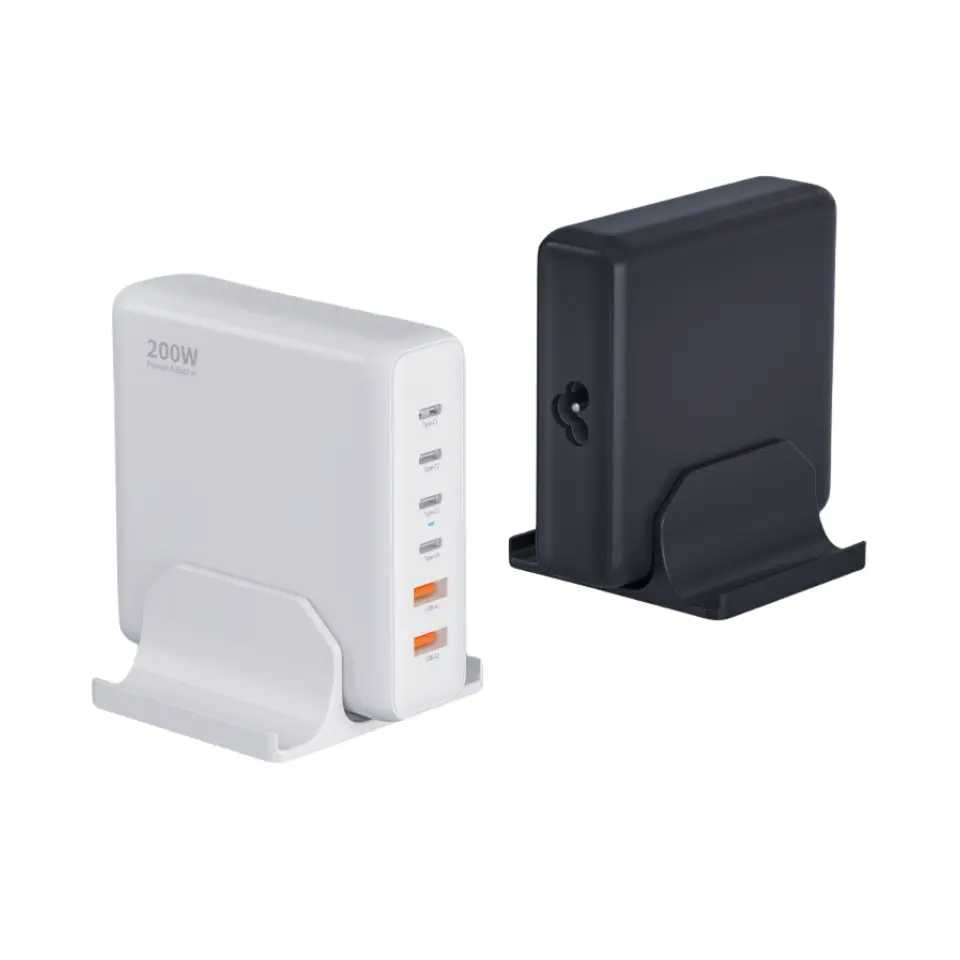 200 W stalinis PD įkroviklis su 6 C tipo prievadais