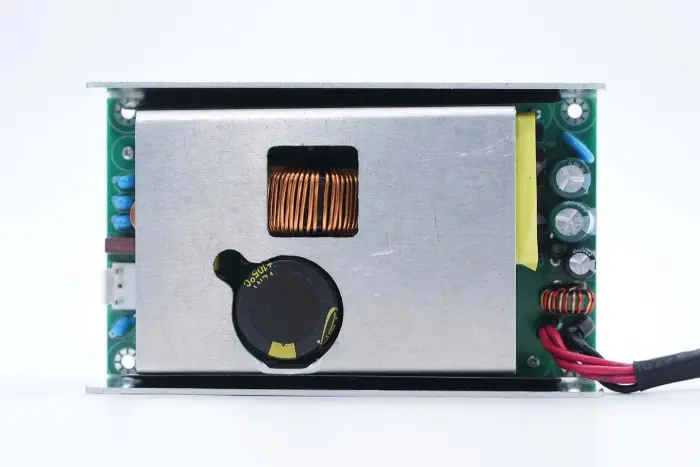 Mūsų naujas produktas – 300 W GaN maitinimo šaltinis