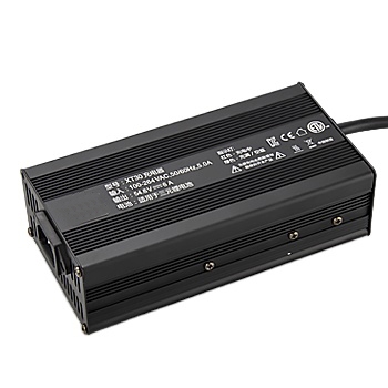 300W akumuliatoriaus įkroviklis