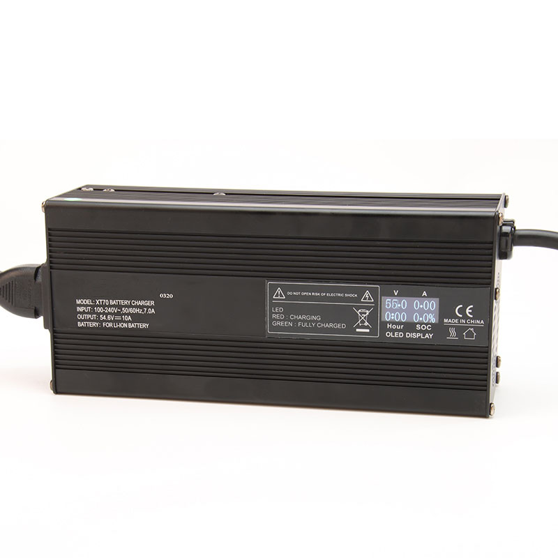 600W akumuliatoriaus įkroviklis