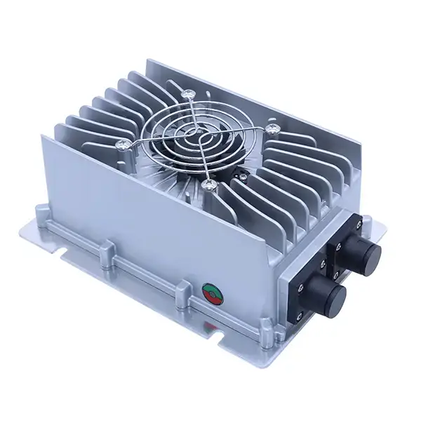 IP67 800W įmontuotas elektrinės transporto priemonės akumuliatoriaus įkroviklis