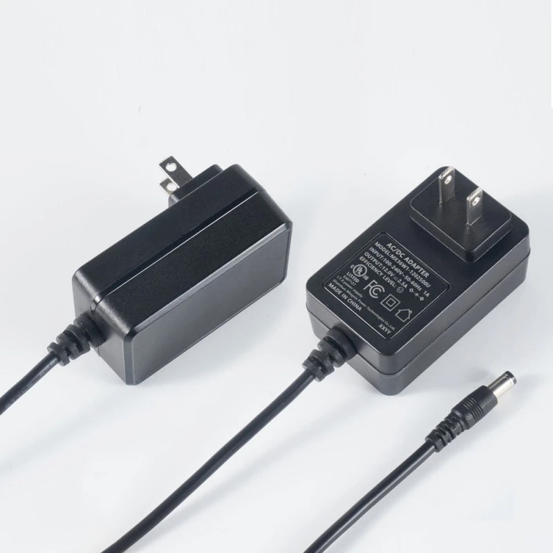 Į UL sąrašą įtrauktas 12 V 2,5 A 30 W sieninis maitinimo adapteris