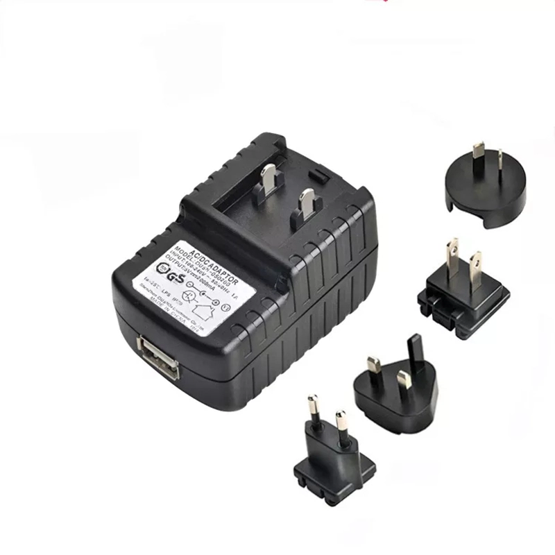 Universalus 5V 2A USB adapteris su keičiamu kištuku